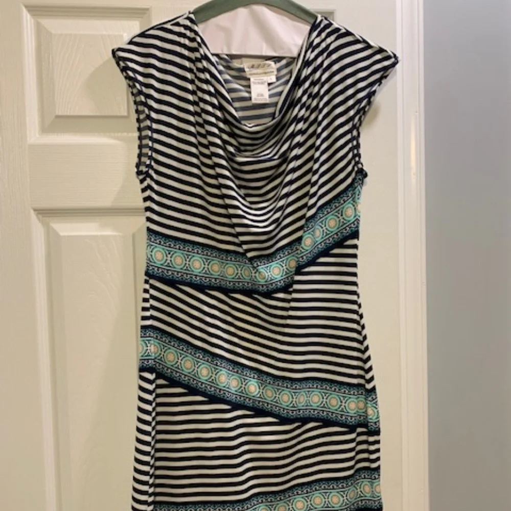 dress - Picture 1 of 1